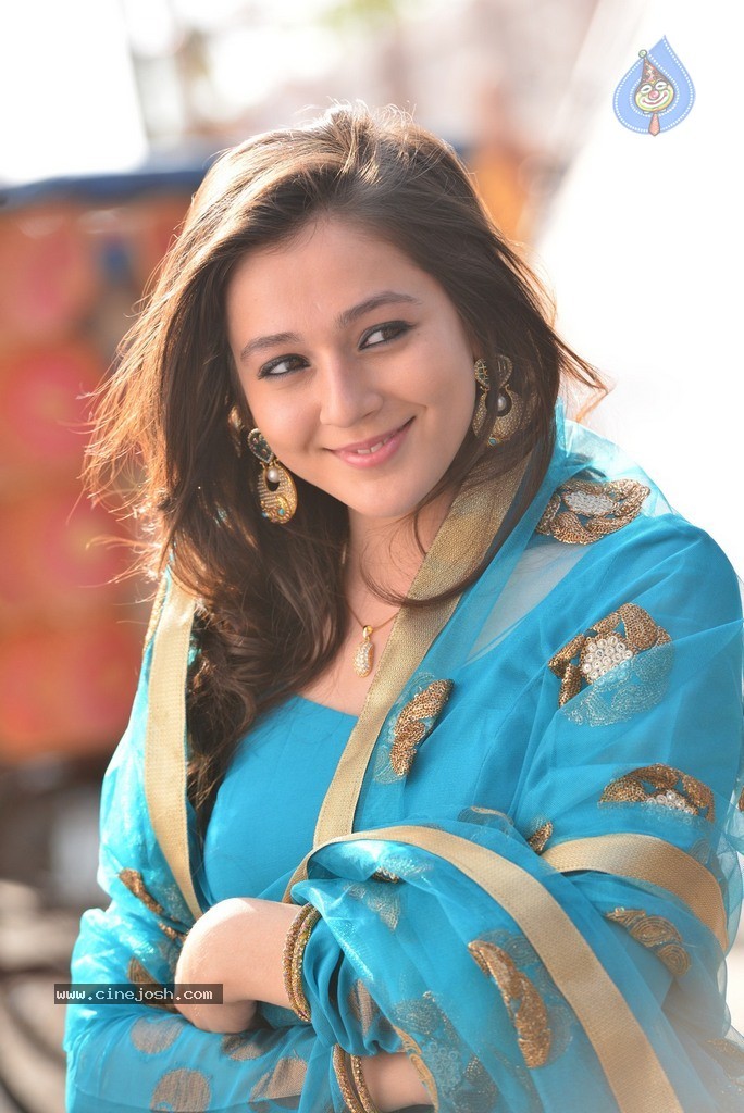 Saheba Subramanyam Heroine Priyal Gor Stills - 34 / 135 photos