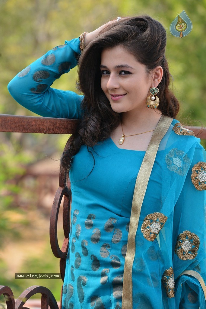 Saheba Subramanyam Heroine Priyal Gor Stills - 63 / 135 photos