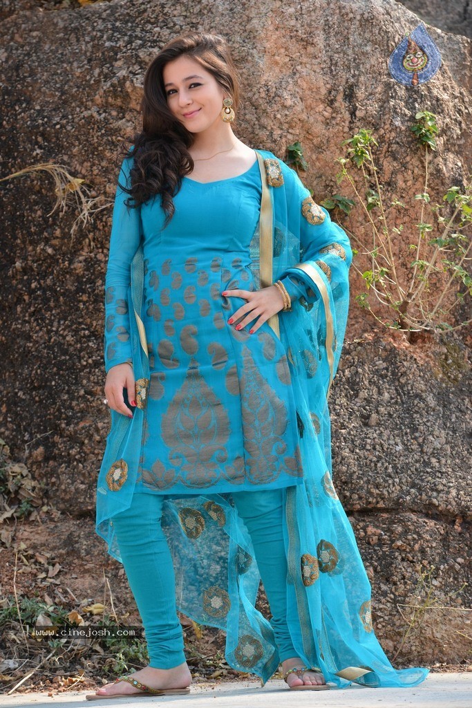 Saheba Subramanyam Heroine Priyal Gor Stills - 64 / 135 photos