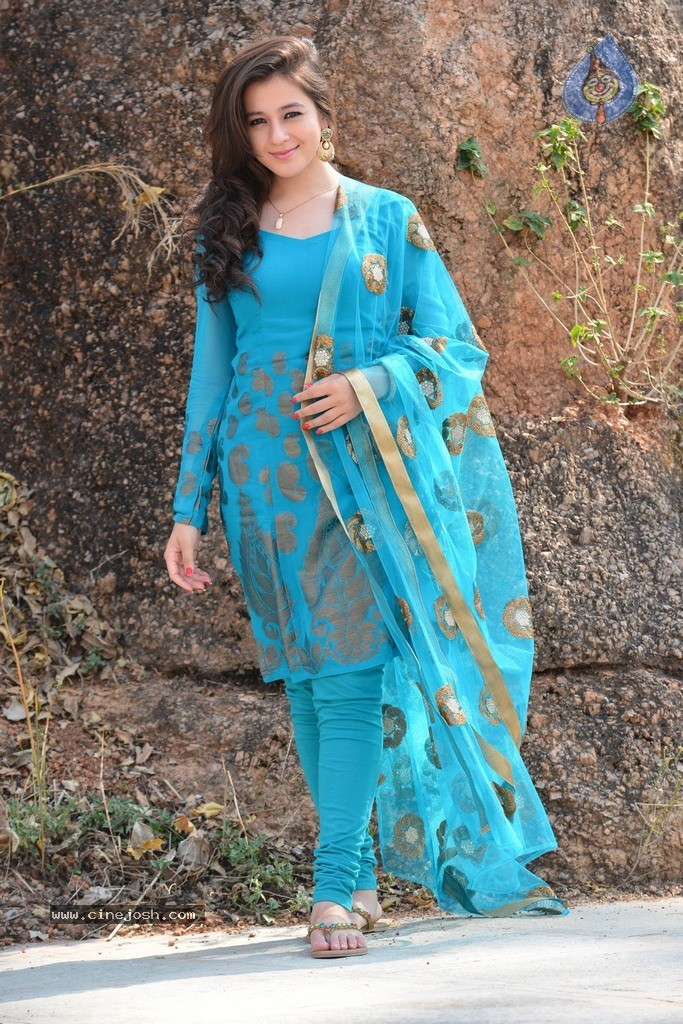 Saheba Subramanyam Heroine Priyal Gor Stills - 66 / 135 photos