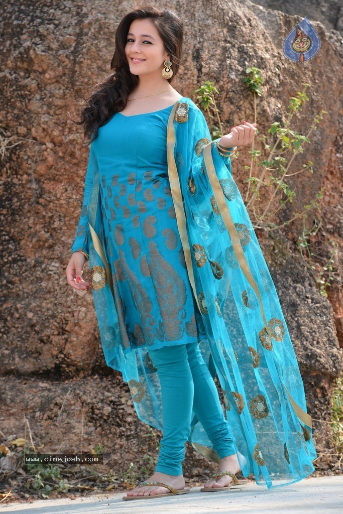 Saheba Subramanyam Heroine Priyal Gor Stills - 69 / 135 photos