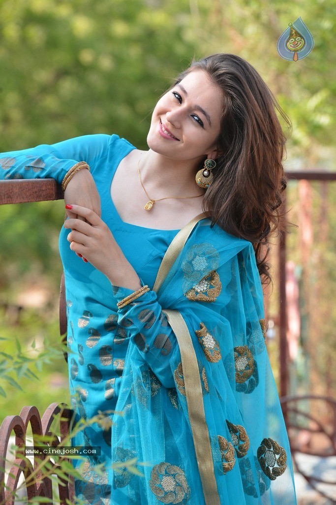 Saheba Subramanyam Heroine Priyal Gor Stills - 108 / 135 photos