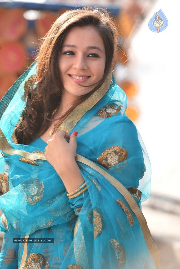 Saheba Subramanyam Heroine Priyal Gor Stills - 112 / 135 photos