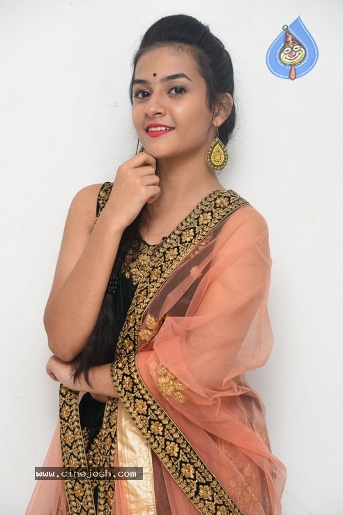 Sahiti Photos - 17 / 21 photos