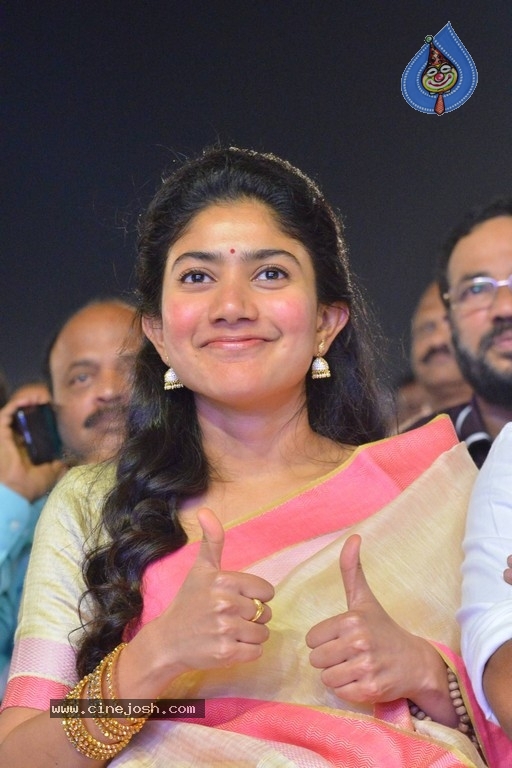 Sai Pallavi at MCA Pre Release Event - 11 / 21 photos