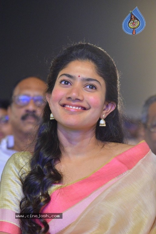 Sai Pallavi at MCA Pre Release Event - 13 / 21 photos