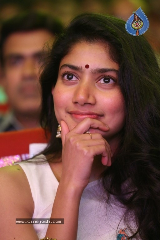 Sai Pallavi New Gallery - 5 / 21 photos