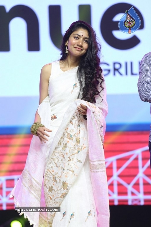 Sai Pallavi New Gallery - 8 / 21 photos