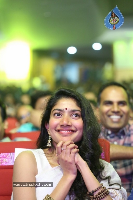 Sai Pallavi New Gallery - 13 / 21 photos