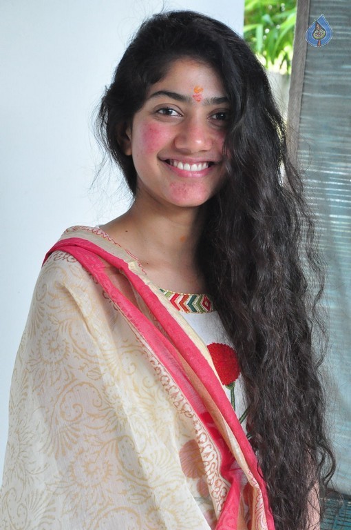 Sai Pallavi Photos - 2 / 20 photos