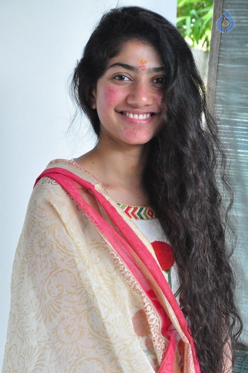 Sai Pallavi Photos - 17 / 20 photos