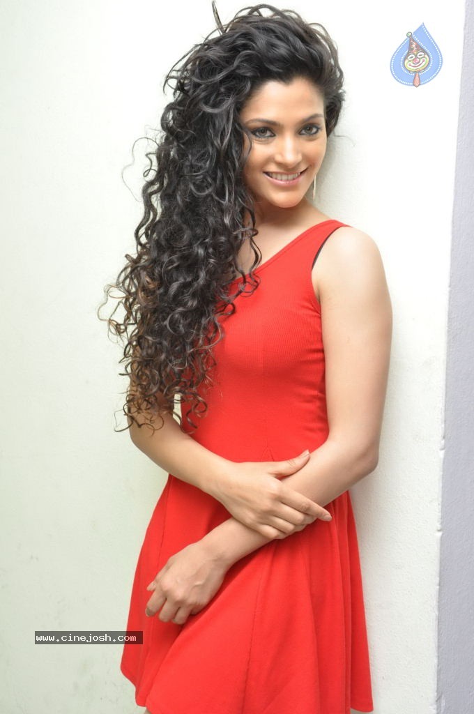 Saiyami Kher Hot Photos - 2 / 122 photos