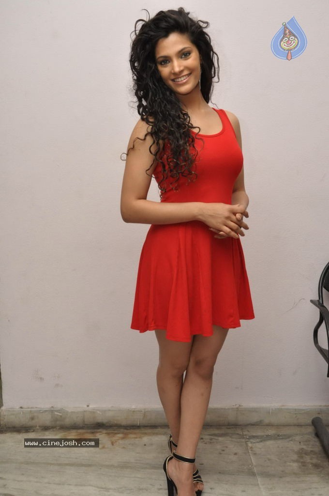 Saiyami Kher Hot Photos - 4 / 122 photos