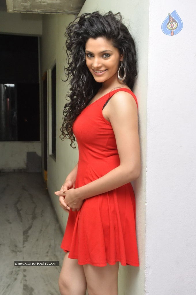 Saiyami Kher Hot Photos - 10 / 122 photos