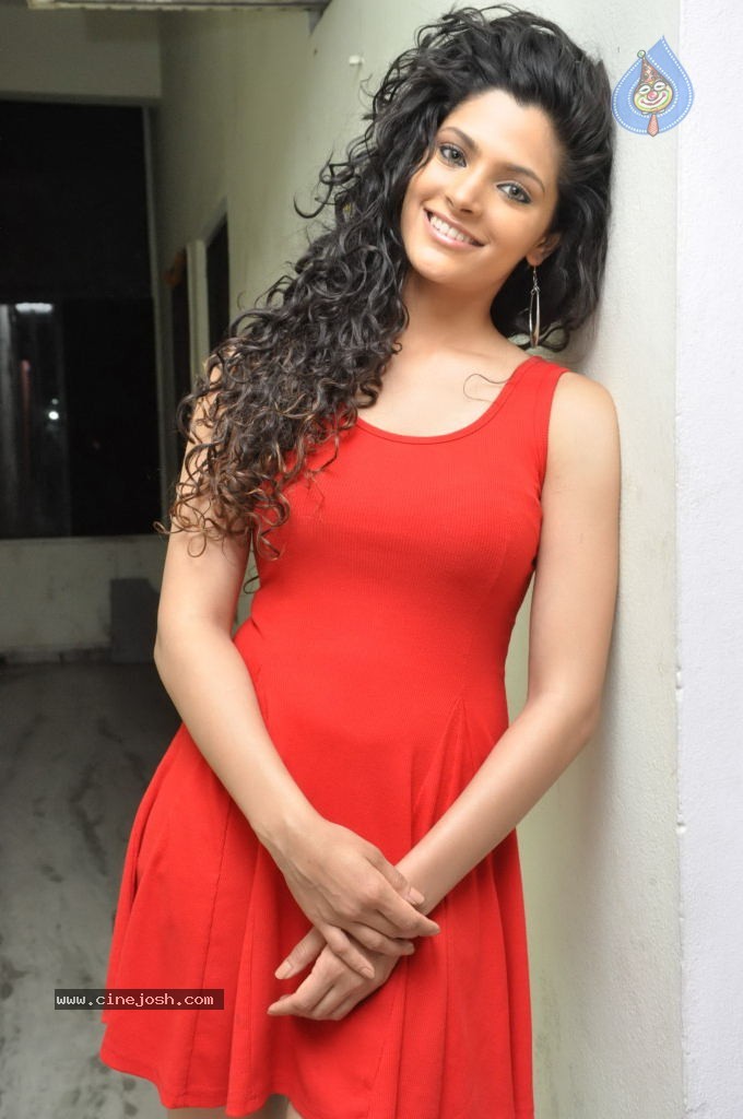 Saiyami Kher Hot Photos - 16 / 122 photos