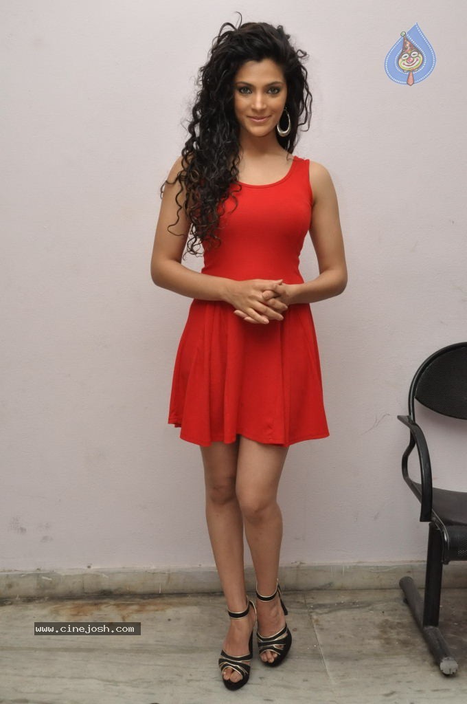 Saiyami Kher Hot Photos - 64 / 122 photos
