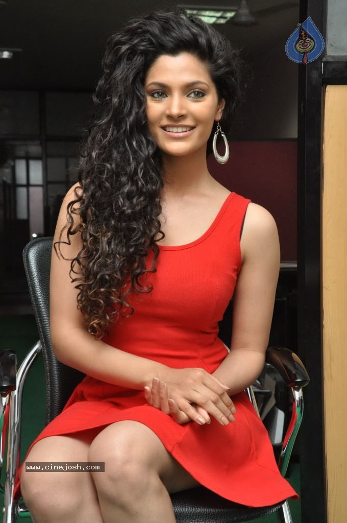 Saiyami Kher Hot Photos - 88 / 122 photos