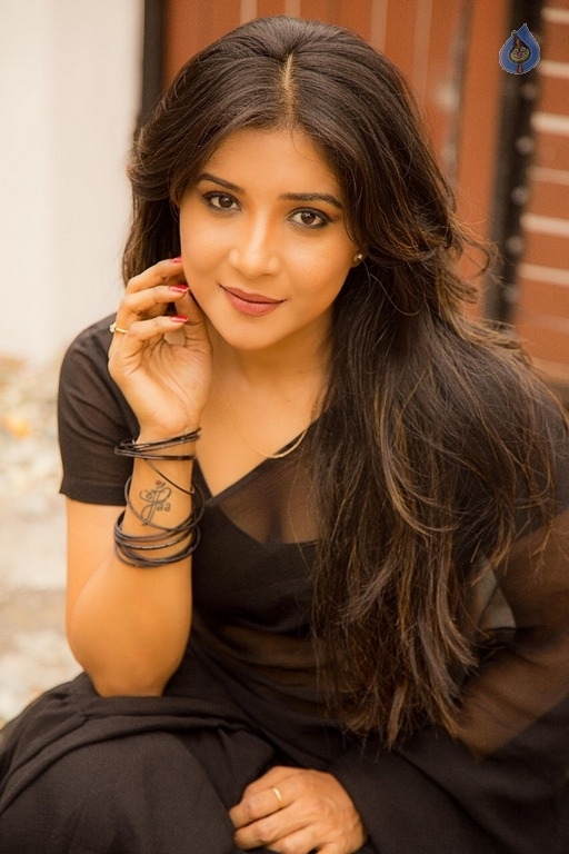 Sakshi Agarwal Latest Stills - 1 / 5 photos