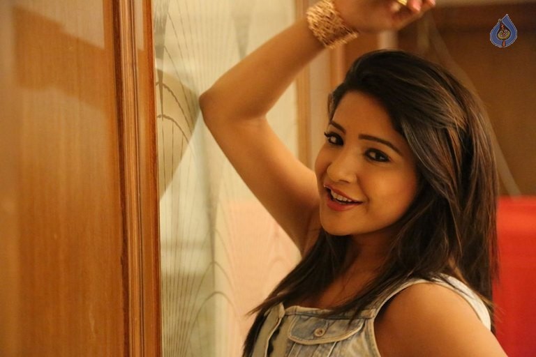 Sakshi Agarwal Photos - 14 / 20 photos