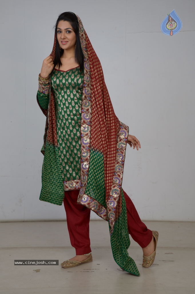 Sakshi Choudary Gallery - 8 / 152 photos