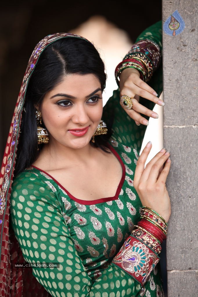 Sakshi Choudary Gallery - 13 / 152 photos