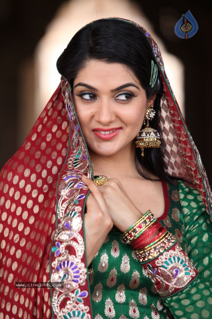 Sakshi Choudary Gallery - 19 / 152 photos