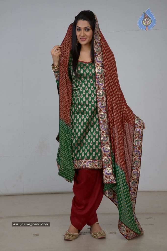 Sakshi Choudary Gallery - 21 / 152 photos