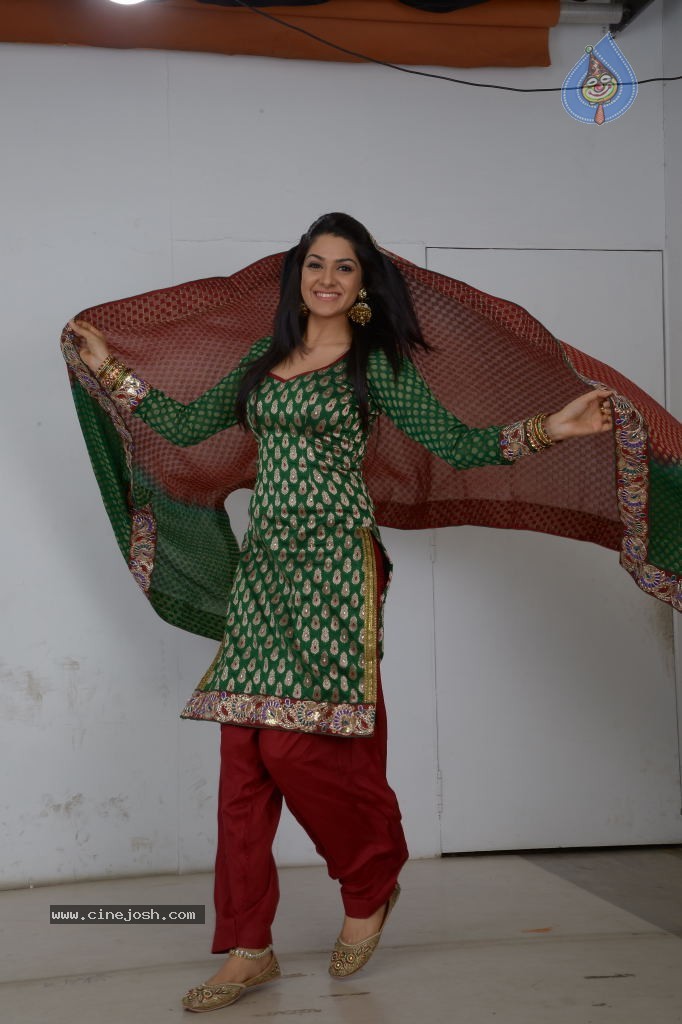 Sakshi Choudary Gallery - 28 / 152 photos