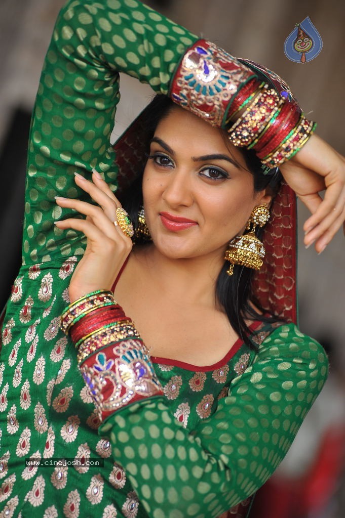 Sakshi Choudary Gallery - 64 / 152 photos