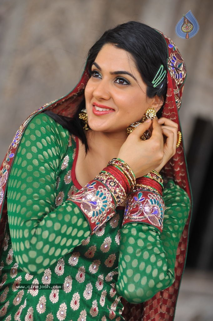 Sakshi Choudary Gallery - 141 / 152 photos