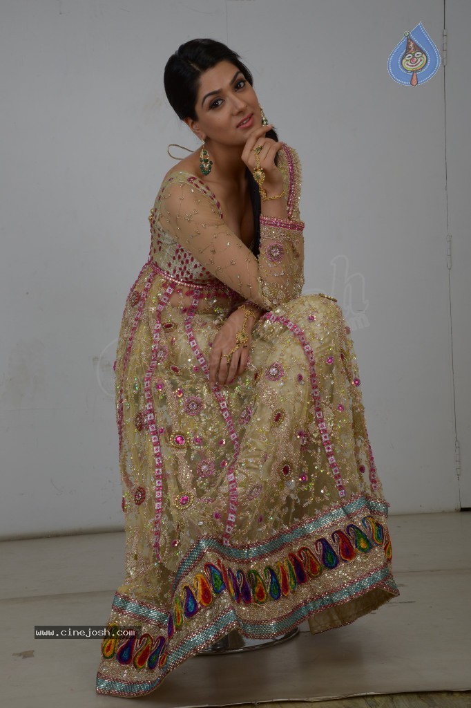 Sakshi Choudary Hot Gallery - 57 / 127 photos