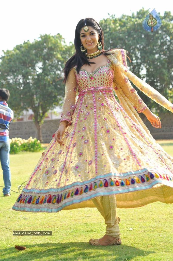 Sakshi Choudary Hot Gallery - 60 / 127 photos