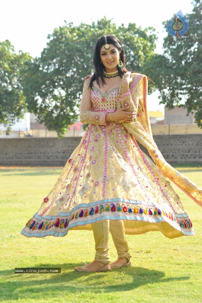 Sakshi Choudary Hot Gallery - 67 / 127 photos