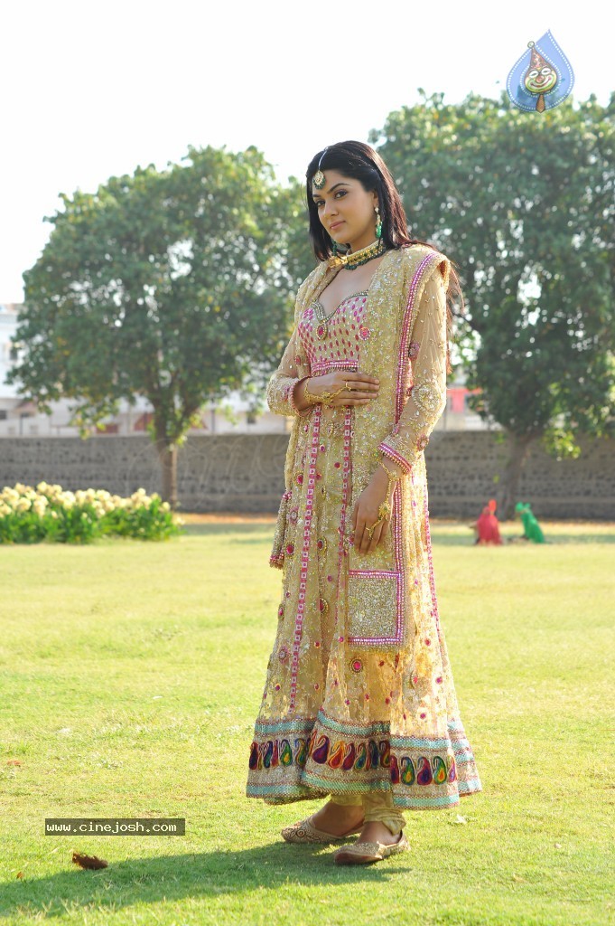 Sakshi Choudary Hot Gallery - 75 / 127 photos