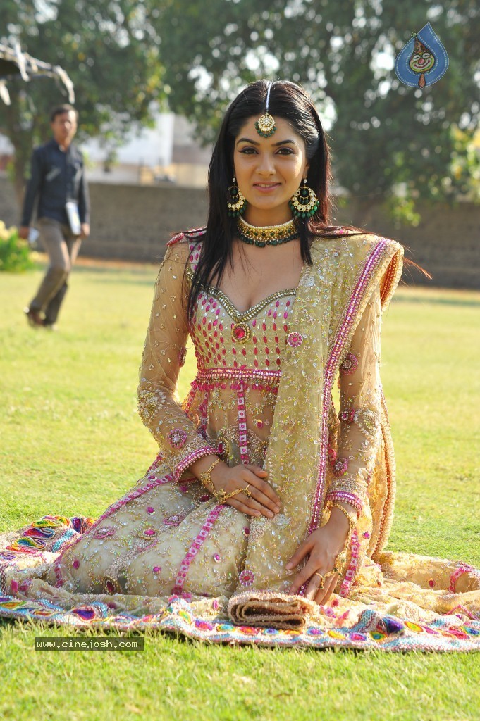 Sakshi Choudary Hot Gallery - 80 / 127 photos