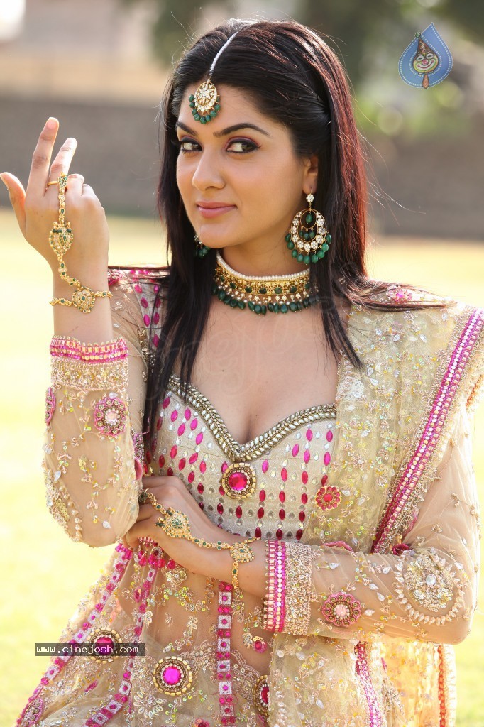 Sakshi Choudary Hot Gallery - 112 / 127 photos