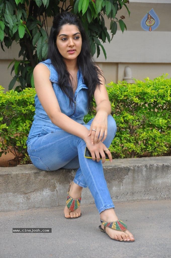 Sakshi Choudary Stills - 4 / 141 photos