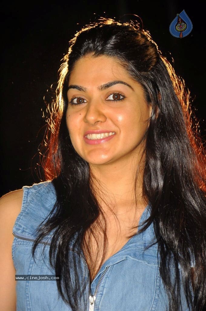 Sakshi Choudary Stills - 38 / 141 photos