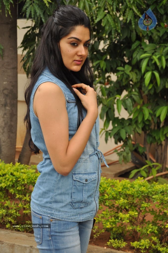 Sakshi Choudary Stills - 47 / 141 photos