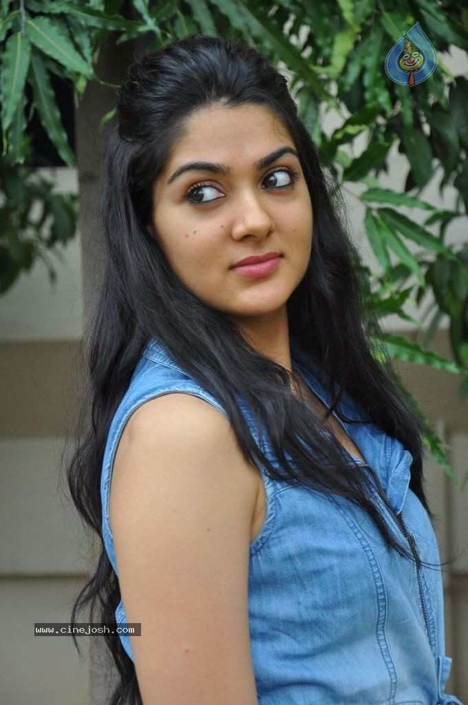 Sakshi Choudary Stills - 94 / 141 photos