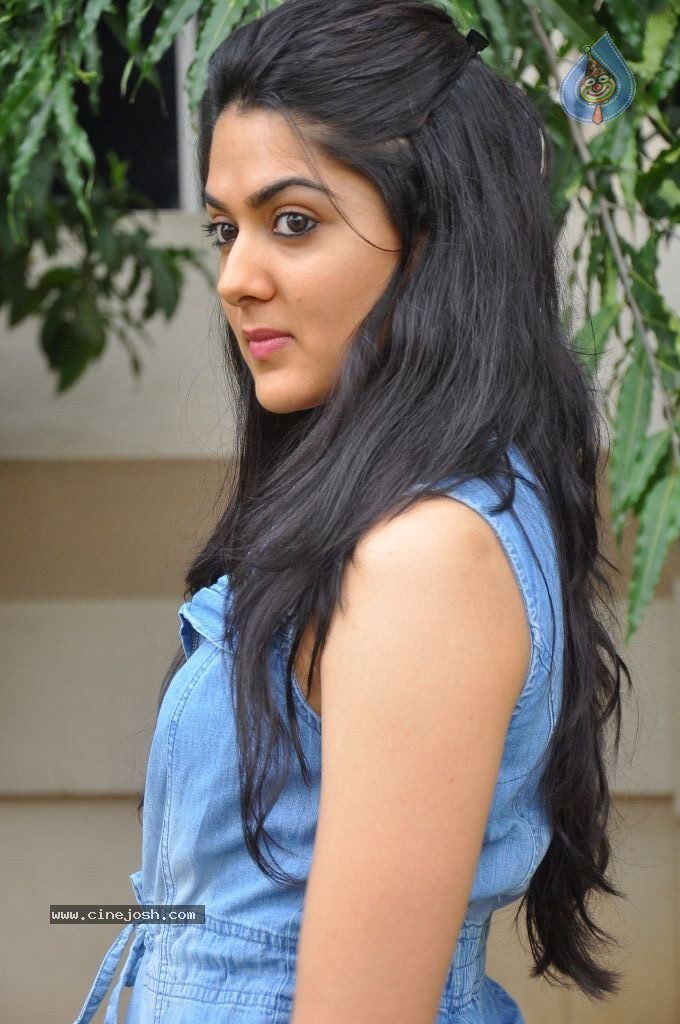 Sakshi Choudary Stills - 127 / 141 photos