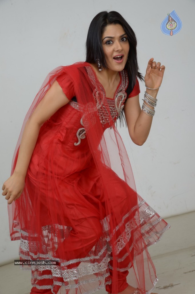 Sakshi Choudhary New Stills - 16 / 63 photos