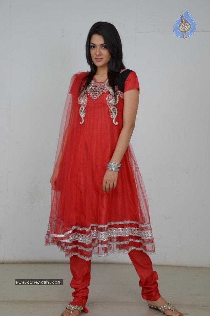 Sakshi Choudhary New Stills - 47 / 63 photos