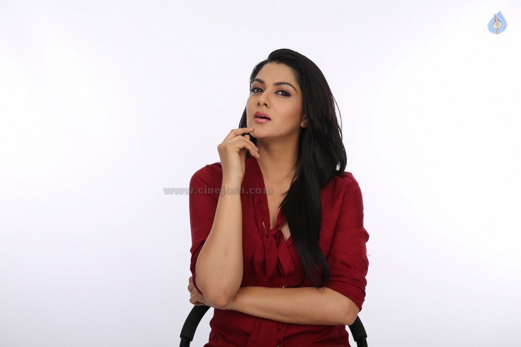 Sakshi Chowdary New Photos - 23 / 42 photos