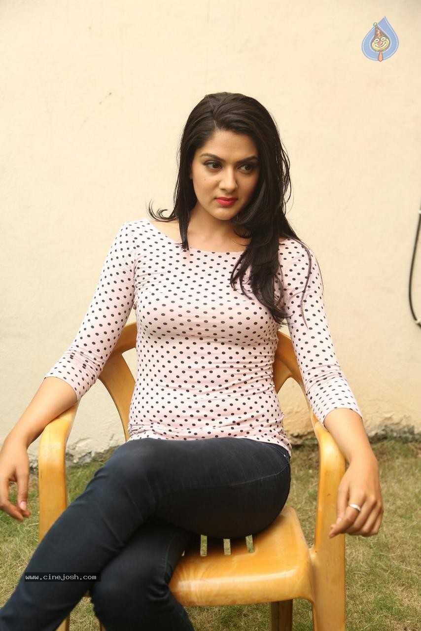 Sakshi Chowdhary New Photos - 54 / 85 photos