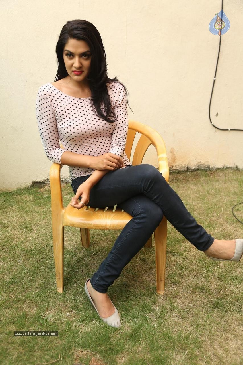 Sakshi Chowdhary New Photos - 61 / 85 photos
