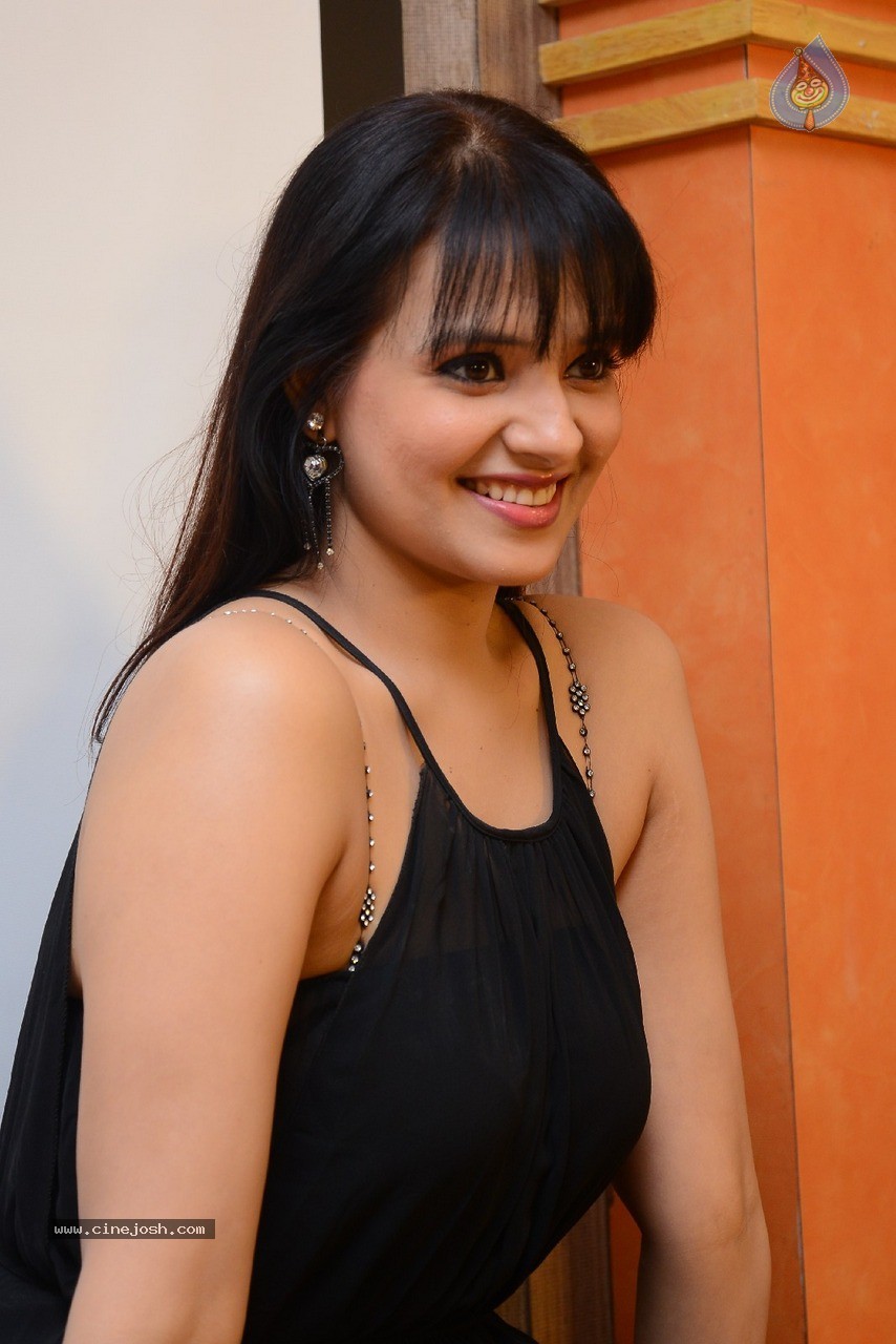 Saloni Latest Gallery - 1 / 60 photos