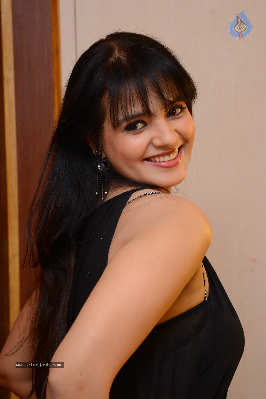 Saloni Latest Gallery - 59 / 60 photos