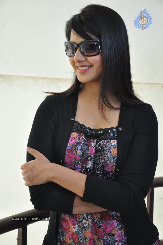 Saloni Latest Stills - 35 / 77 photos