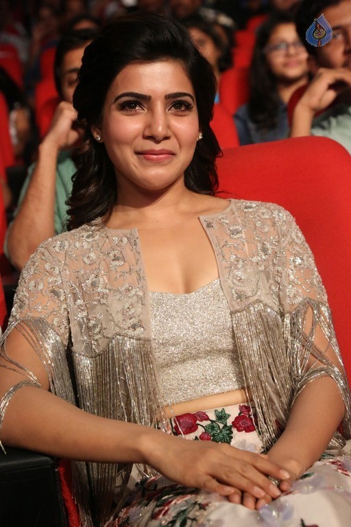 Samantha at A Aa Audio Launch - 14 / 41 photos